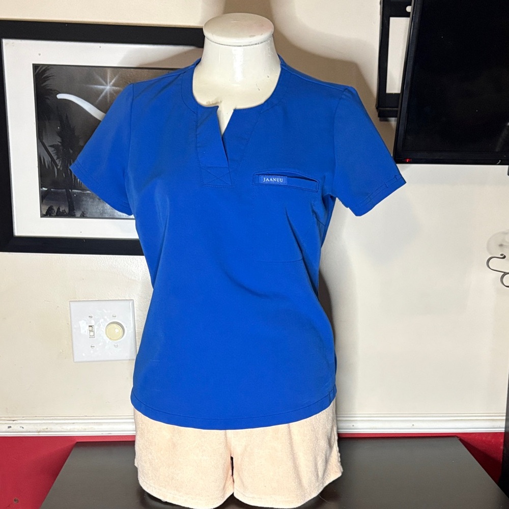 🎉Jaanuu Royal Blue Small Scrub Top!